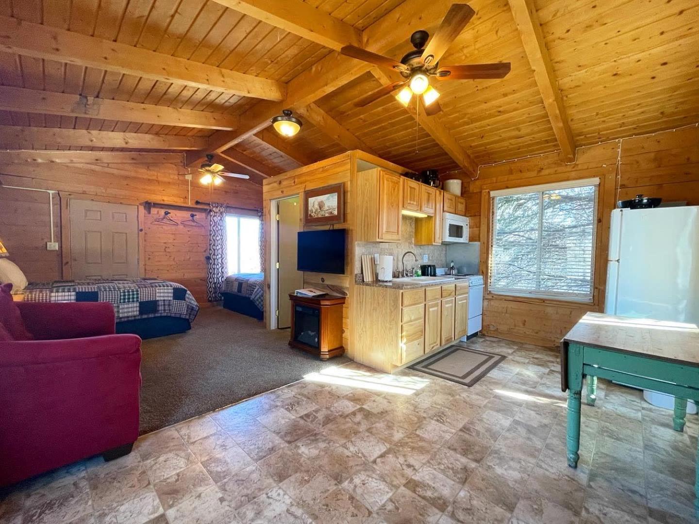 The Park Cabin At Mount Carmel Motel And Rv Park Esterno foto