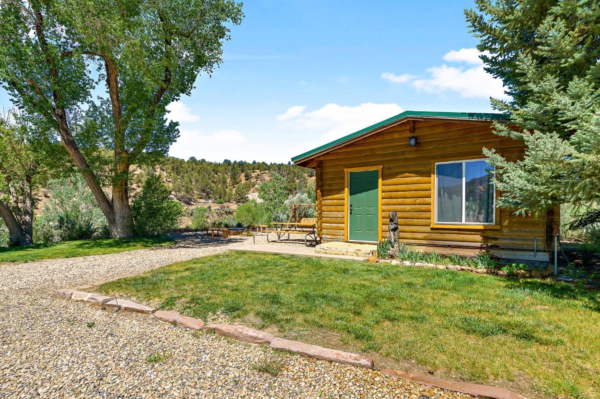 The Park Cabin At Mount Carmel Motel And Rv Park Esterno foto